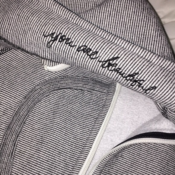 Limited edition RARE Lululemon sweater *brand new* - Picture 2 of 2
